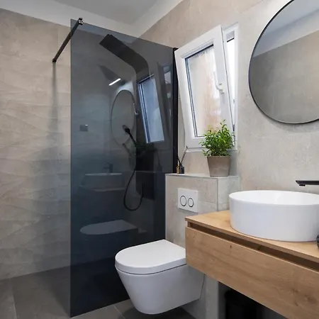 Deluxe Rooms And Apartments Korzo Pula Exterior photo