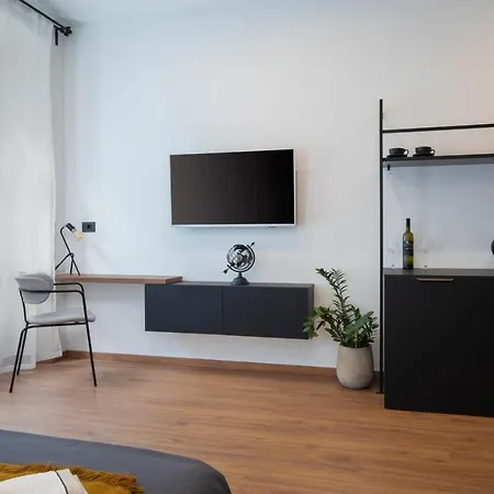 Deluxe Rooms And Apartments Korzo Pula Exterior photo