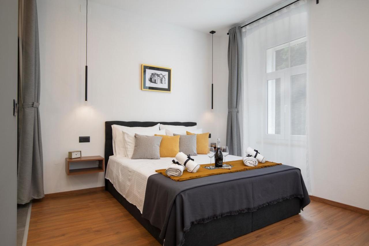 Deluxe And Korzo Apartment *
